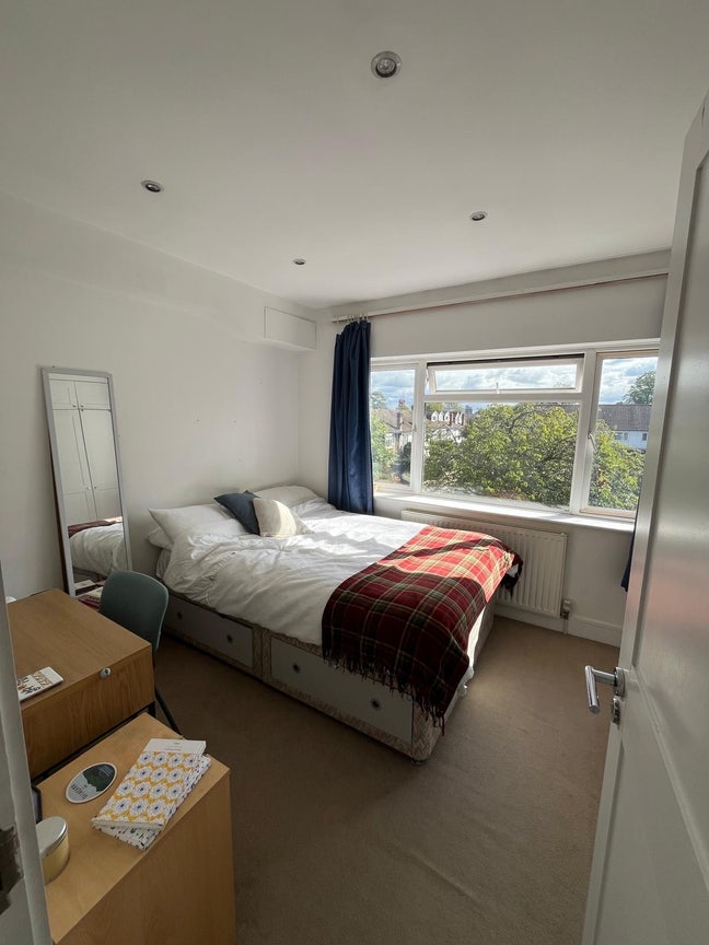 2 rooms available in a lovely Putney flat!  Main Photo