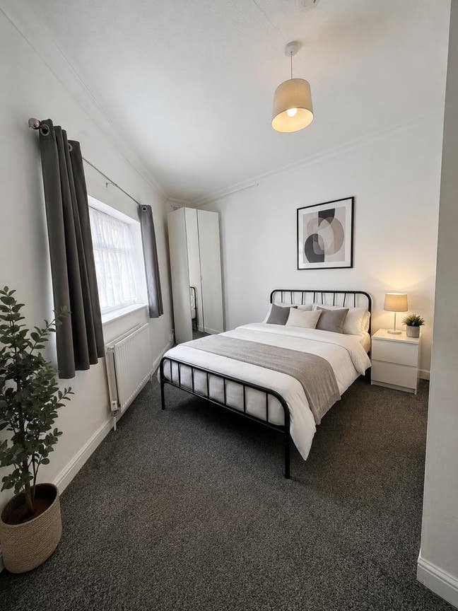 Modern Double Ensuite Room – NN4 | Bills Included Main Photo