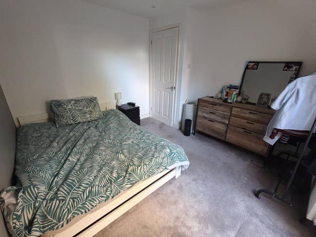 Double Room in East London Flat Share Main Photo