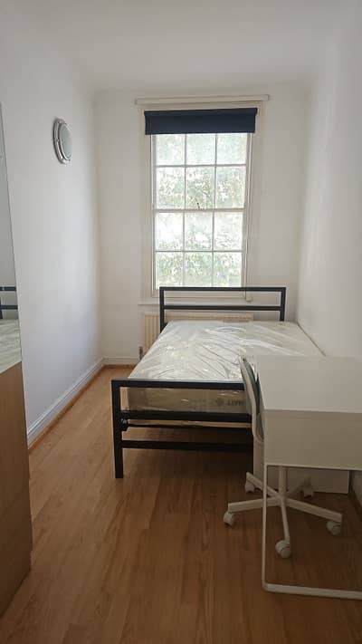 Double Room to rent in Northdown St, N1 Main Photo