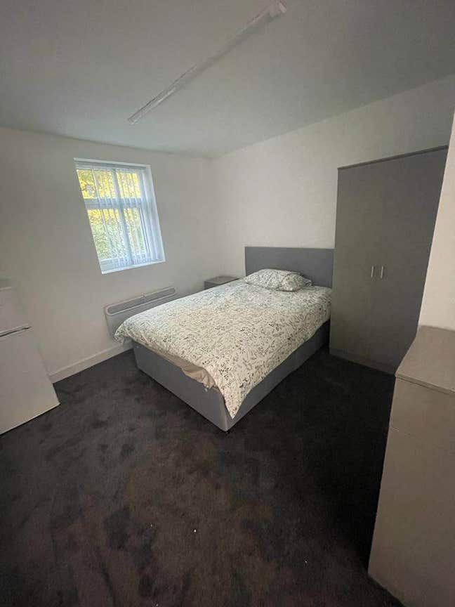 En-Suite & Double Rooms to Rent- L13 8at Main Photo