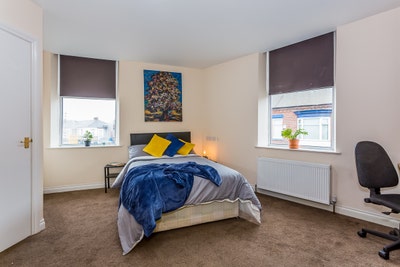 NEW! High Quality, Fully Furnished Ensuite Rooms! Main Photo