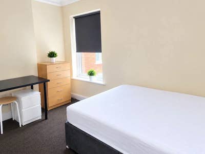Room to rent in Shared flat Bills included  Main Photo