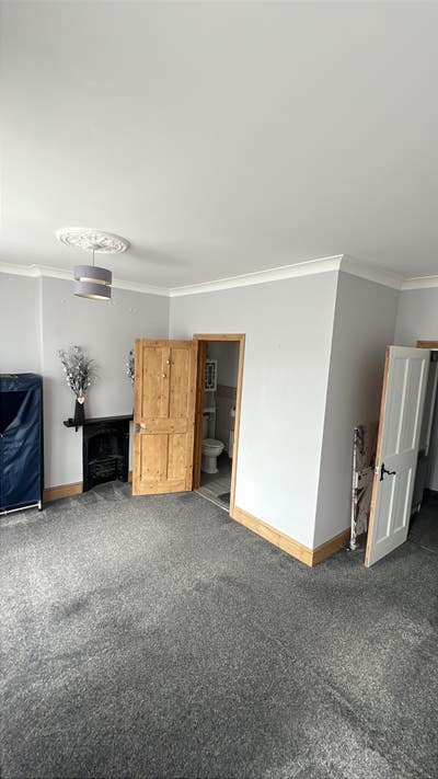 37 Elmhust Road Main Photo