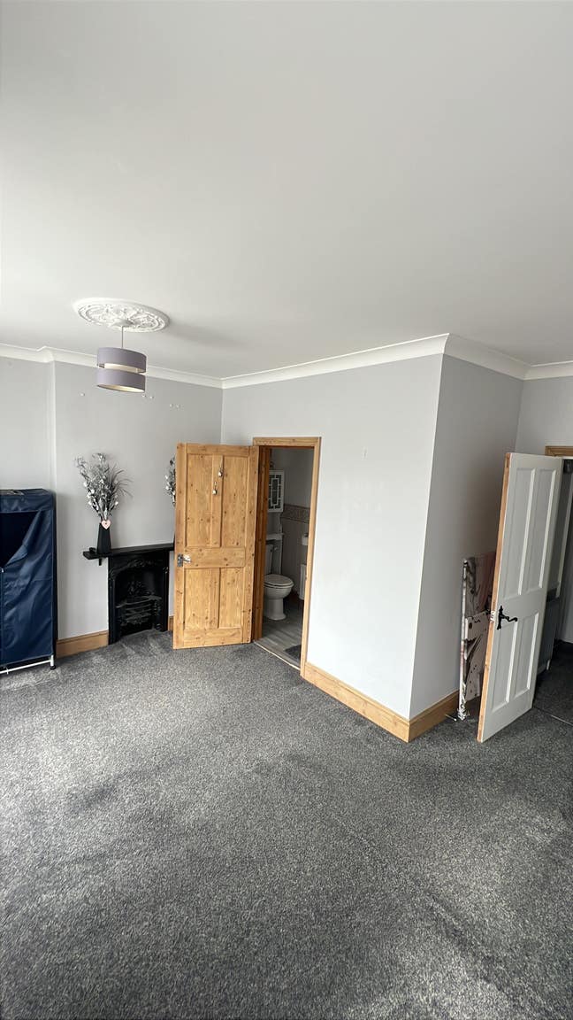 37 Elmhust Road Main Photo