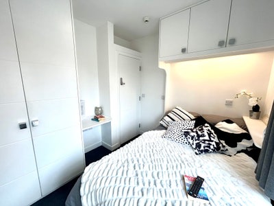 Warm, Friendly, private Ensuite inc all bill = 😊 Main Photo