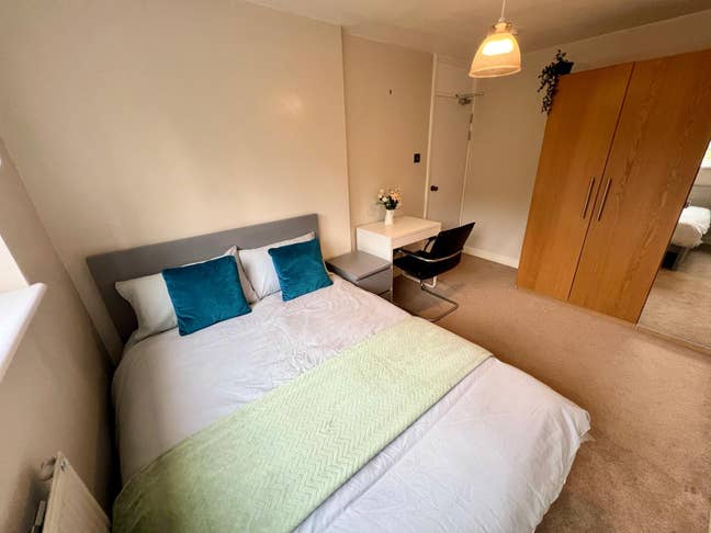 Lovely double room near Crossharbour Main Photo