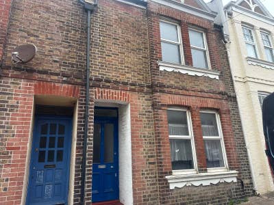 Mid Terraced House with Six Good Size Bedrooms Main Photo