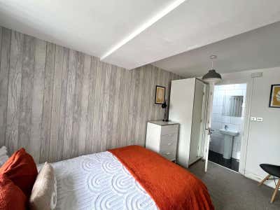 Ensuite Rooms Available 🏡 Valley Road Main Photo