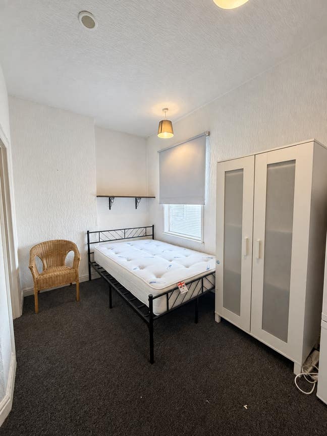 🏠 Furnished Studio Flat Available bills Inclusive Main Photo