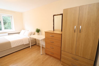 Zone 1 - Last 2 Rooms in a Stunning 3 Beds Flat  Main Photo