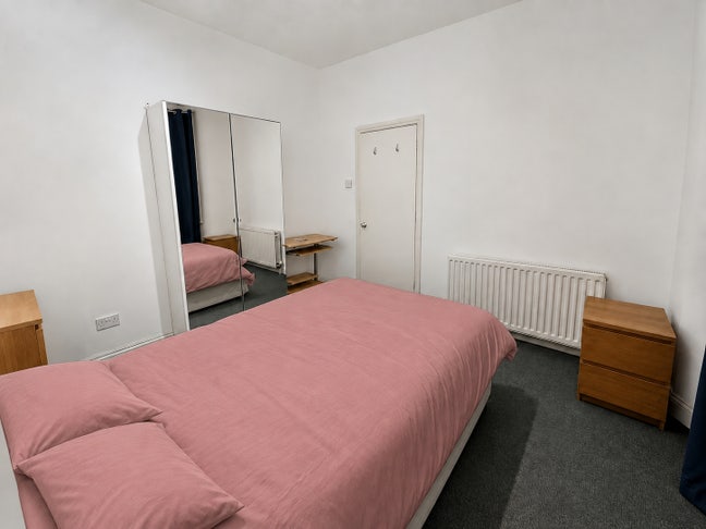 Cosy Double Room 7 Min to Surrey Quays Main Photo