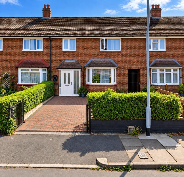 Rooms to Rent in Spacious 4-Bed House – MK42  Main Photo