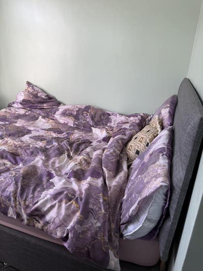 Double bedroom with window view available  Main Photo