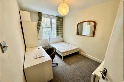 Fully Furnished 5 minutes from Kings Cross Station Main Photo