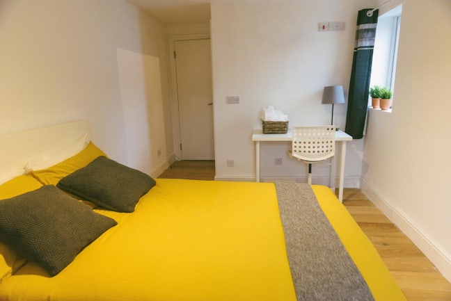 Spacious En-suite | Fast Internet | Prime Location Main Photo