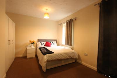 Room 2 on Johnson Court -  Massive room! Main Photo
