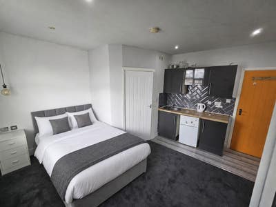 👏😎Large En-Suite Room with Tea Station😎👏 Main Photo