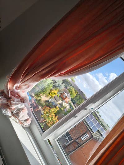 Large Room 2 Mins walk to North Hospital Main Photo