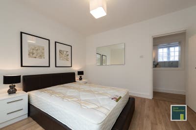Dble in W6 - 2 bed property-ALL bills,wi-fi,TV Main Photo