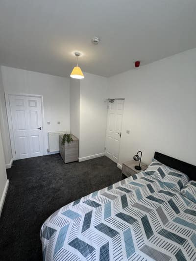 Room in Town Centre - All Bills Included Main Photo