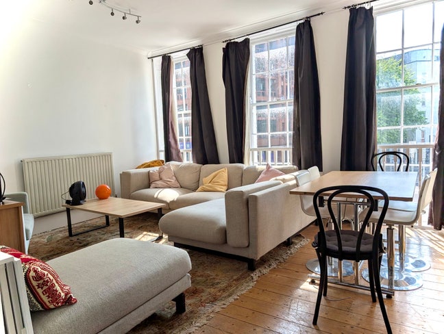 Large bright double room in social flat ✨ Main Photo
