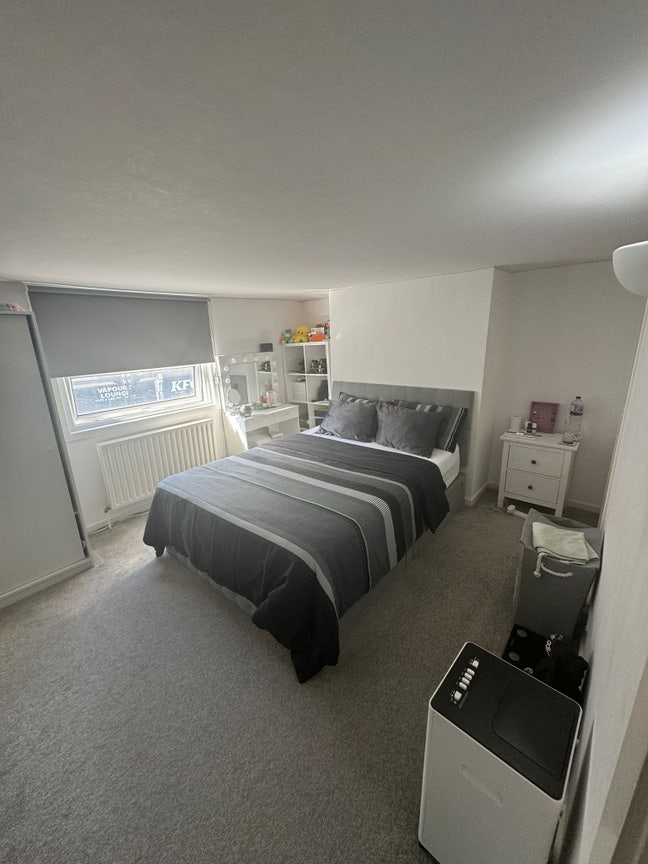 Lovely Double Room in Clapham Common.  Main Photo