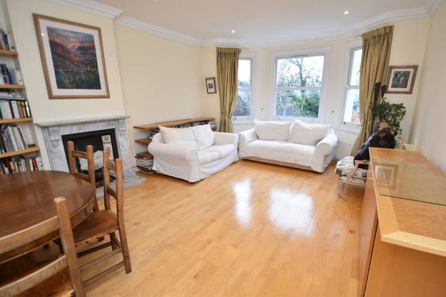 3 bed flat between Belsize Park and Primrose Hill Main Photo