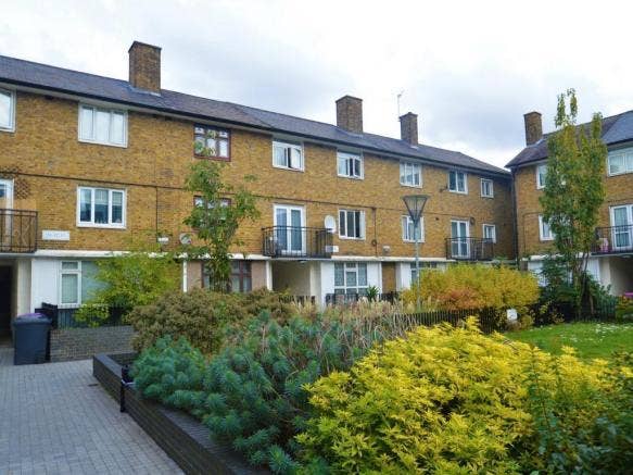 Huge Double Room Near Canary Wharf E14 Main Photo