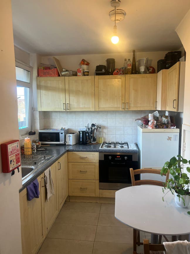 Furnished Room to Rent-Female Only-Kentish Town  Main Photo