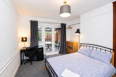 Double room with Garden access / Harrow Main Photo