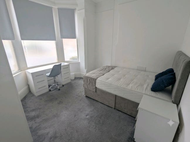 NG5 All Inclusive - Available Now  Main Photo