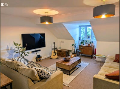Stunning 2-Bed, 2-Bath Gated Apartment Near Kew Main Photo