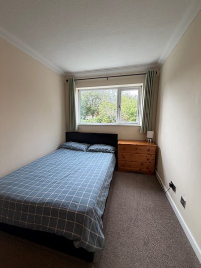 Balsall Common Double Room to Let Main Photo