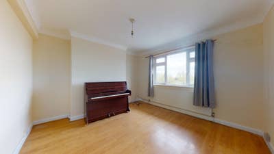 Spacious 2 Bedroom Apartment - Acton W3 Main Photo