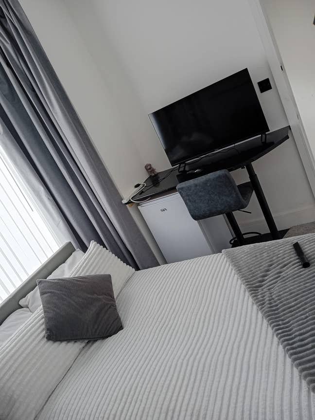 &pound;560, Bills Incl, Double Bed, Wifi Free Main Photo