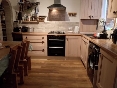 Double bed room available for rent Main Photo