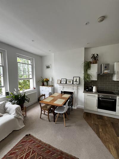 Cozy Room in Kensal Rise Mon to Friday  Main Photo
