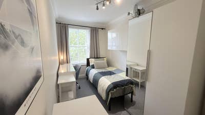 Single room in a peaceful flat W9 Main Photo