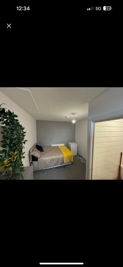 En Suite Rooms Recently Refurbished House  Main Photo