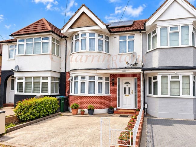 Spacious 4 Bed House in Harrow | &pound;2,300 PCM Main Photo