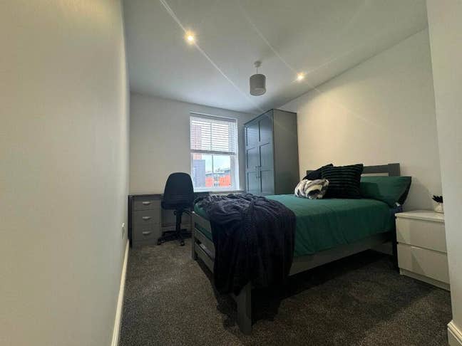 Ensuite Double Bed Bexley Main Photo