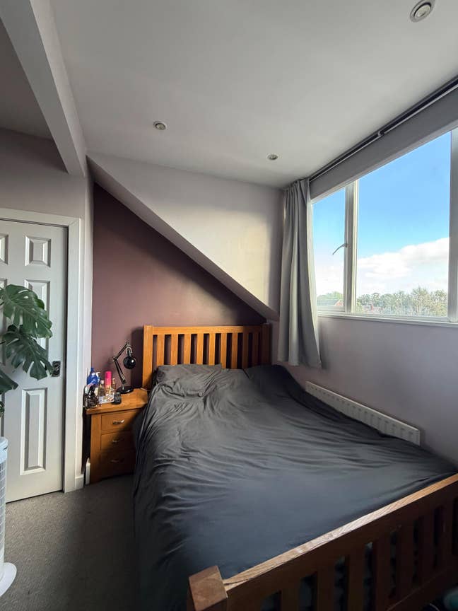 Double room in friendly houseshare Main Photo