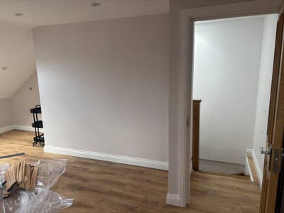 En-suite room for female in family home Main Photo