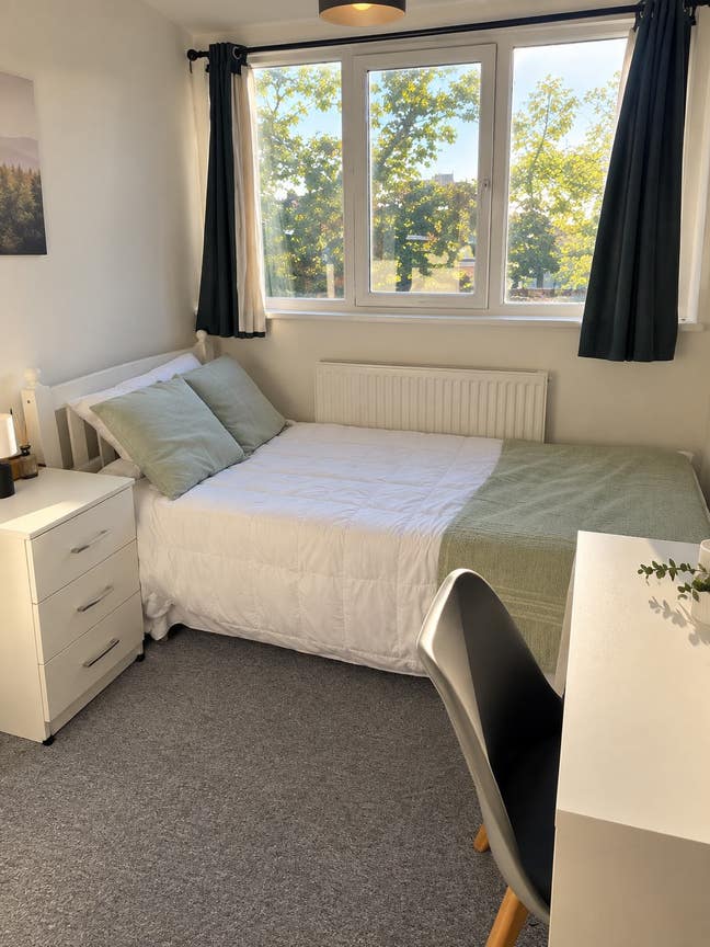 🏡 Cozy & Bright Double Room in SW8 - 3m to Tube Main Photo