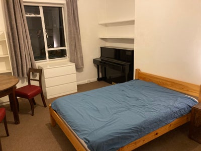 Large comfortable room Main Photo