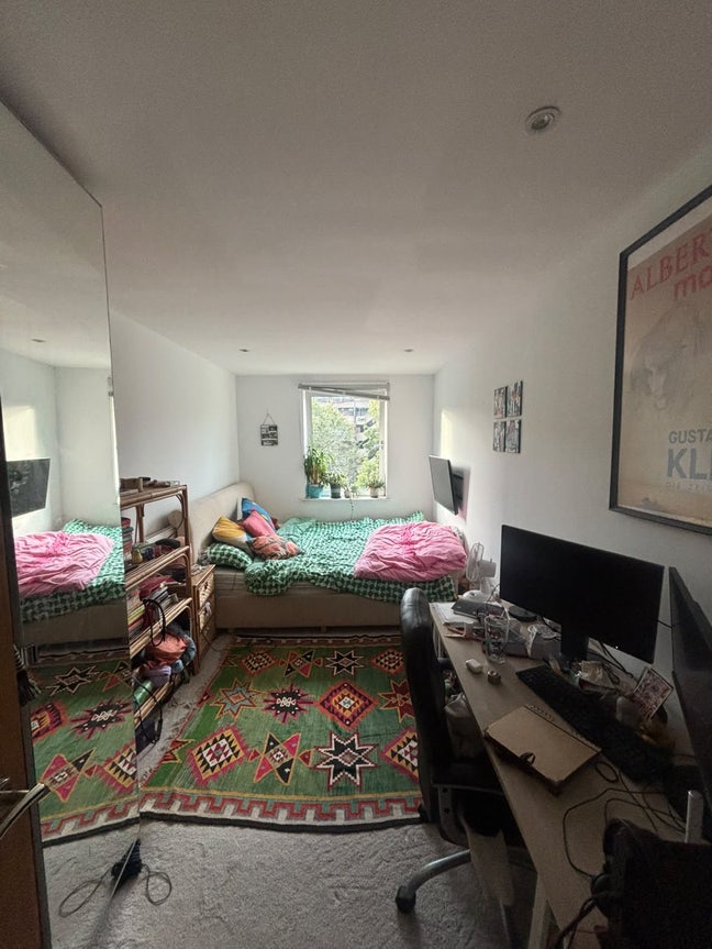Room with super king bed (SW9) Main Photo