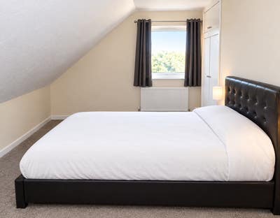  5-Bedroom House Share – All Rooms with En suite Main Photo