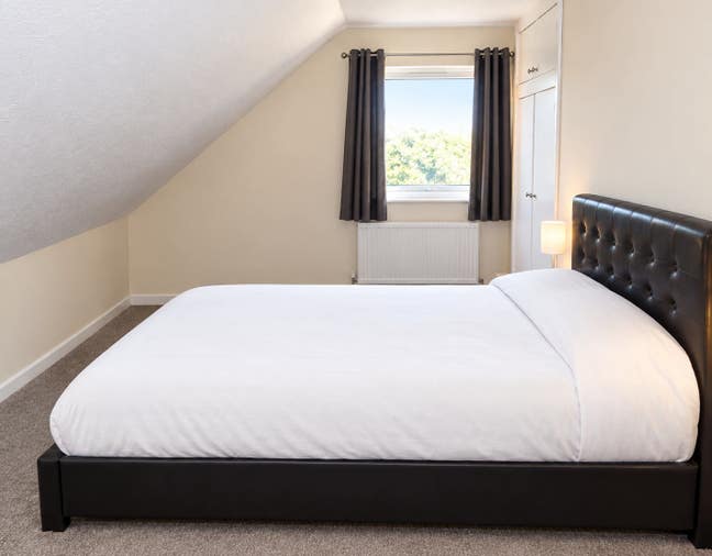 Spacious 5-Bedroom House Share – All Rooms with En Main Photo