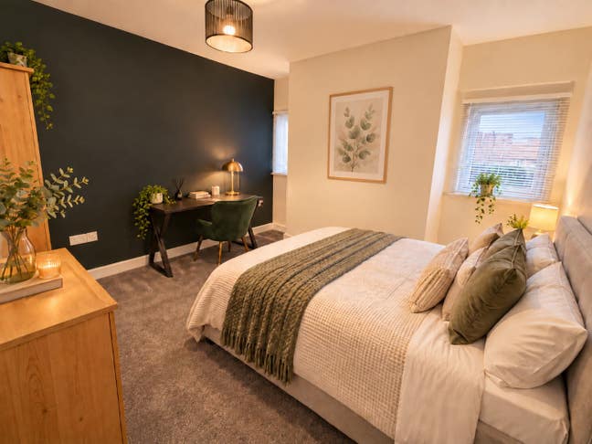 WF: Large Double & En-suite Room (newly refurbed) Main Photo